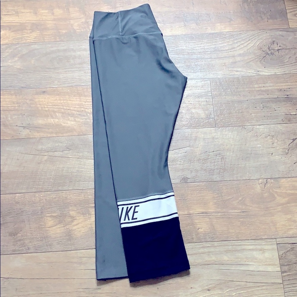 Nike crop leggings black and grey